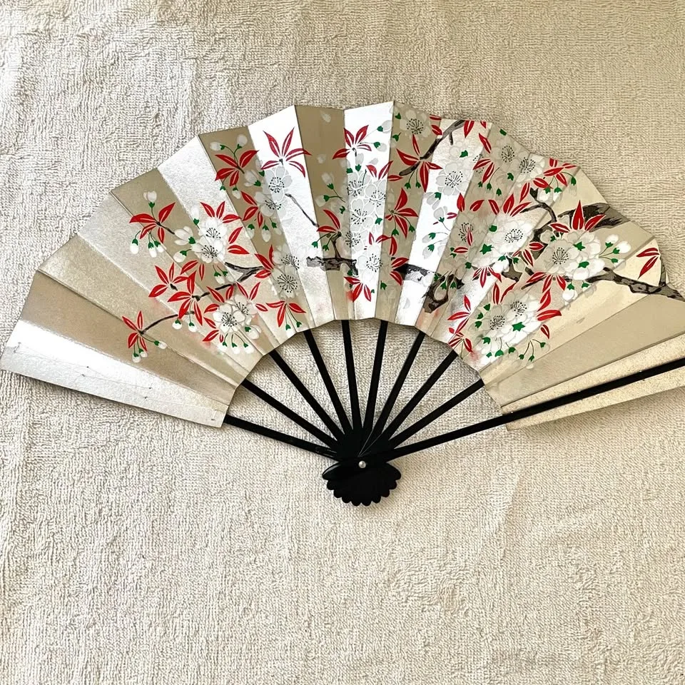 Reversible Gold & Silver Japanese Dance Fan image indicator(2)