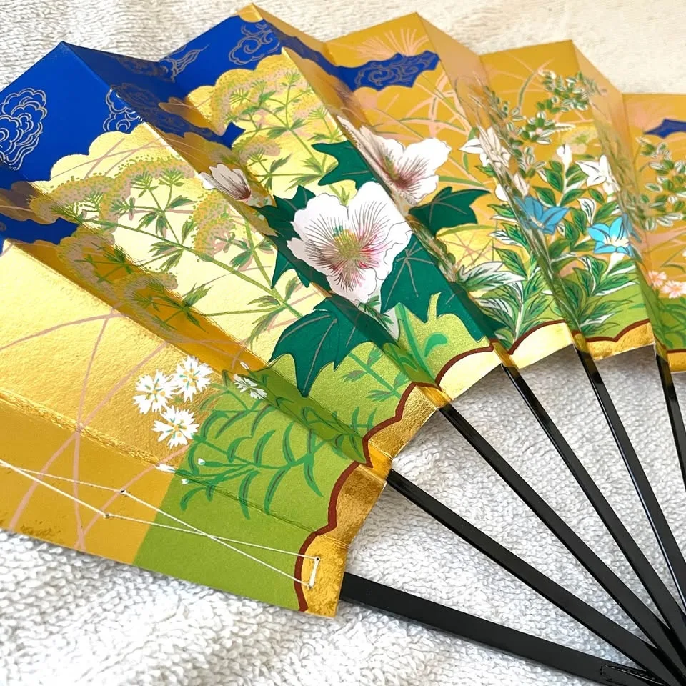 Reversible Gold & Silver Japanese Dance Fan image indicator(3)