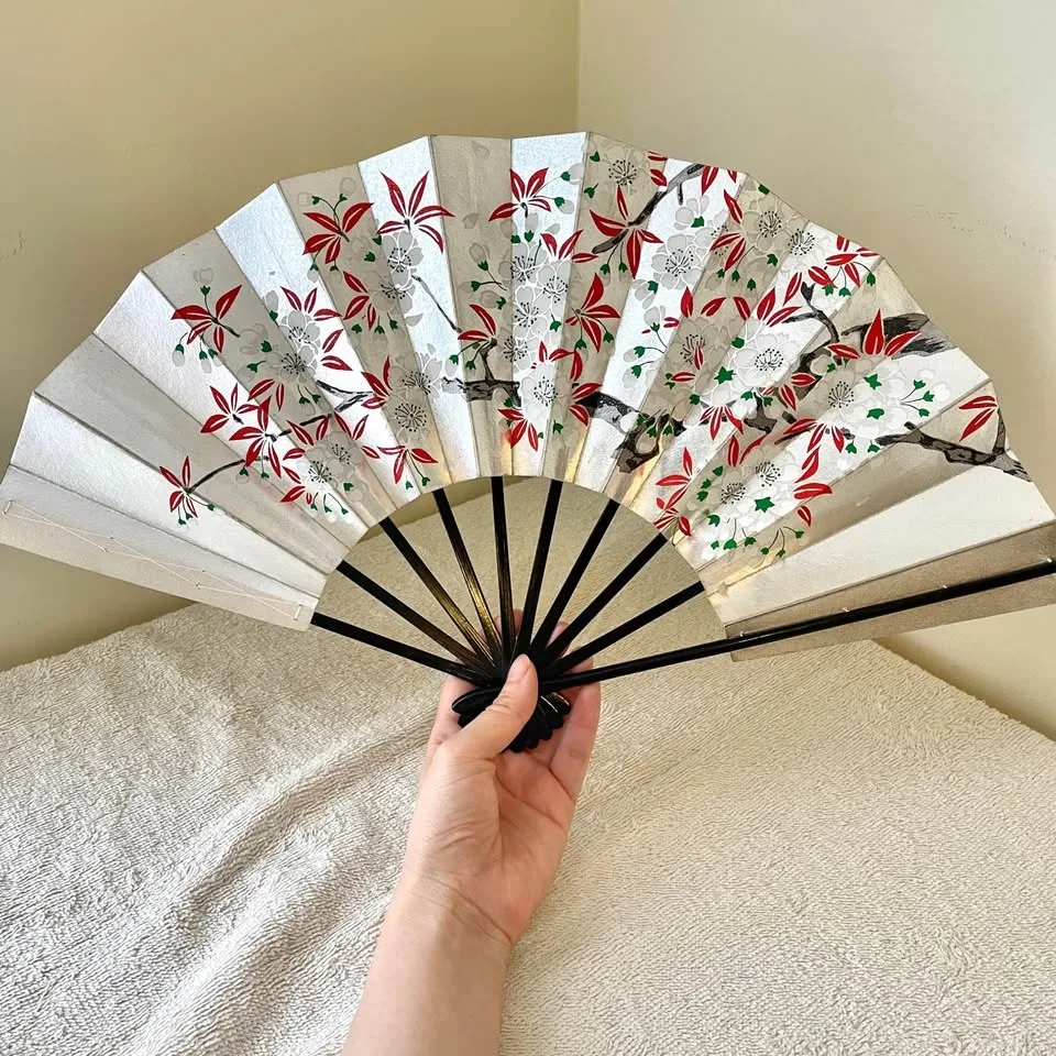 Reversible Gold & Silver Japanese Dance Fan image indicator(9)