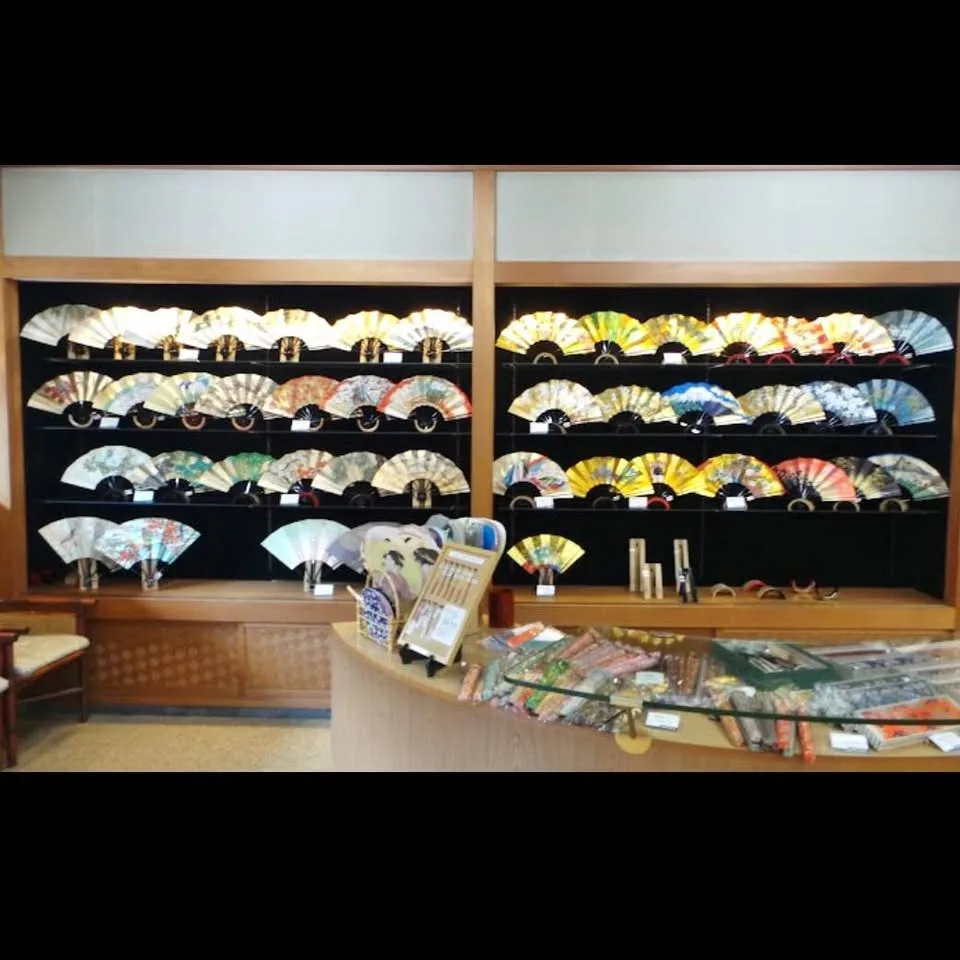 Reversible Gold & Silver Japanese Dance Fan image indicator(10)