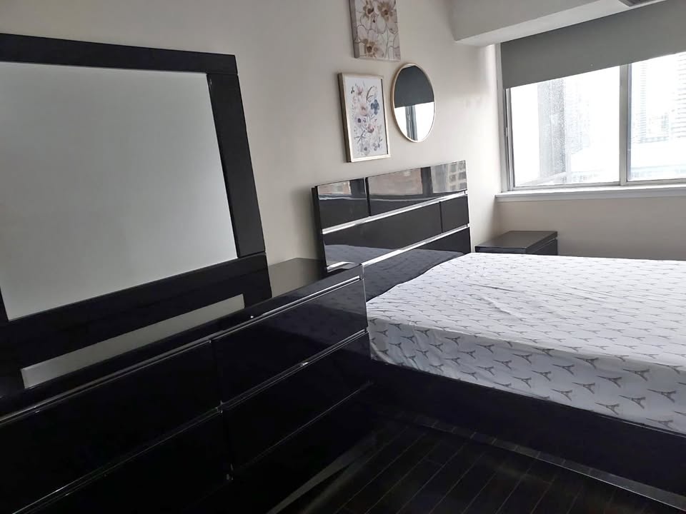 Modern Black Bedroom Set: Queen Bed, Dresser, Nightstand
