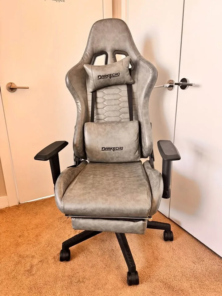 Ergonomic Gaming / Office Chair with Footrest