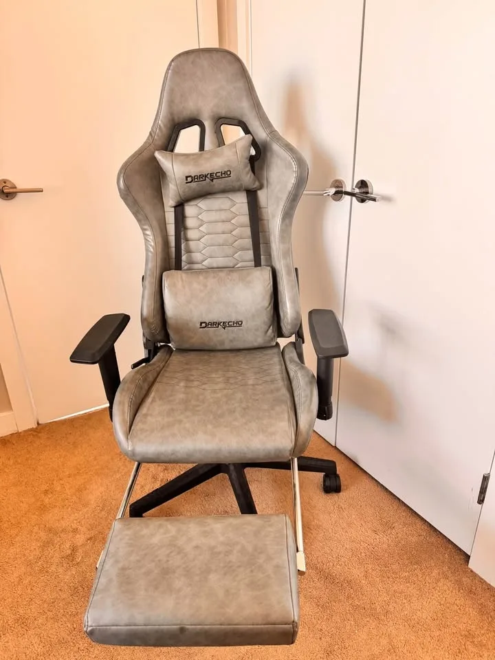 Ergonomic Gaming / Office Chair with Footrest image indicator(2)