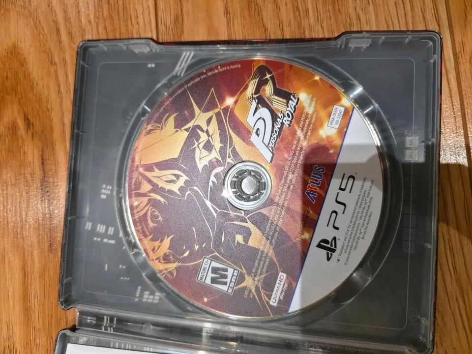 Persona 5 Royal w/ Steelbook Case for PS5 image indicator(2)