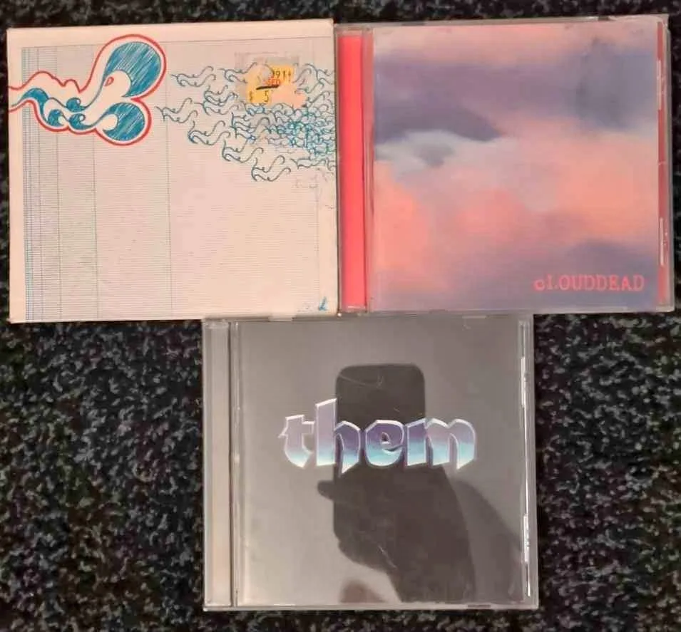 Weird hip hop CDs: Tes, cLOUDDEAD, Themselves