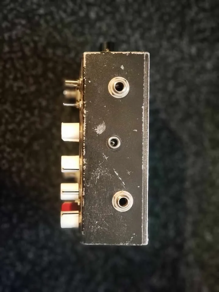 Custom Fuzzrocious Cat King Dual Distortion Guitar Pedal image indicator(2)