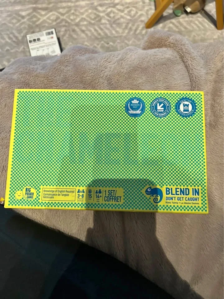 The Chameleon - board game