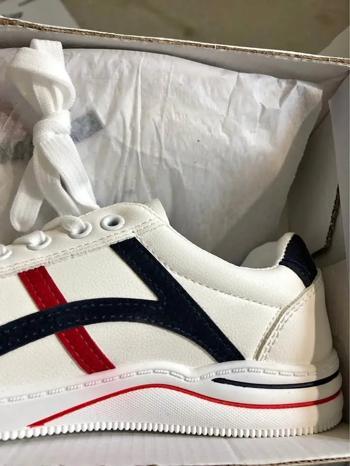 Brand new shoes- woman size 6