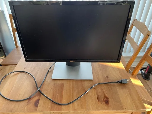 Dell SE2417HG 24" Full HD Monitor – Excellent Condition