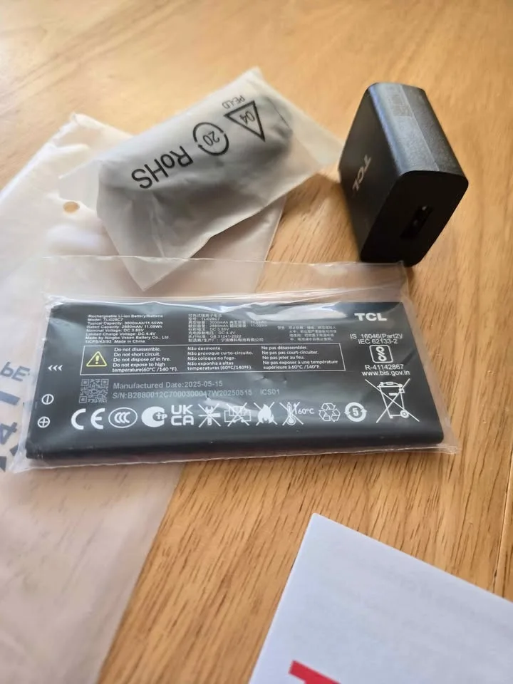 TCL 502 Smartphone Kit *BRAND NEW* In Box image indicator(7)