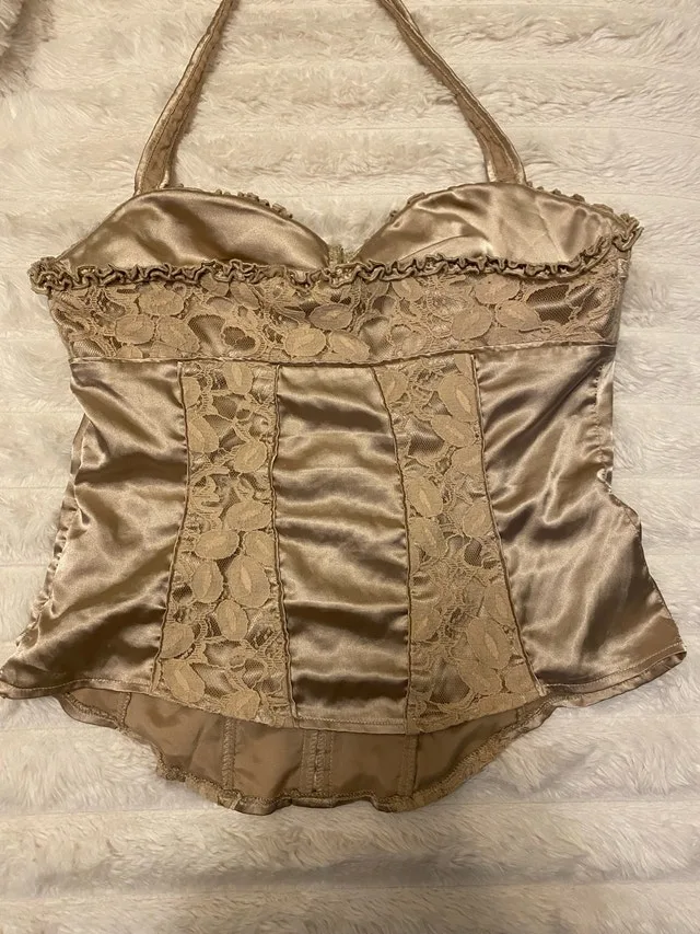 Satin & Lace Top ✨ #Cleanout image indicator(2)