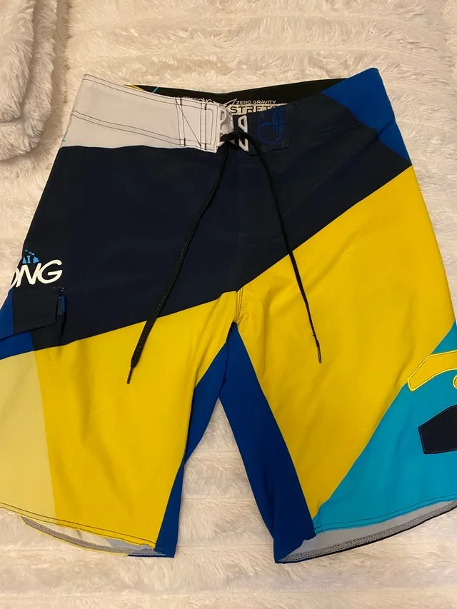 Billabong - Size 32. #Cleanout