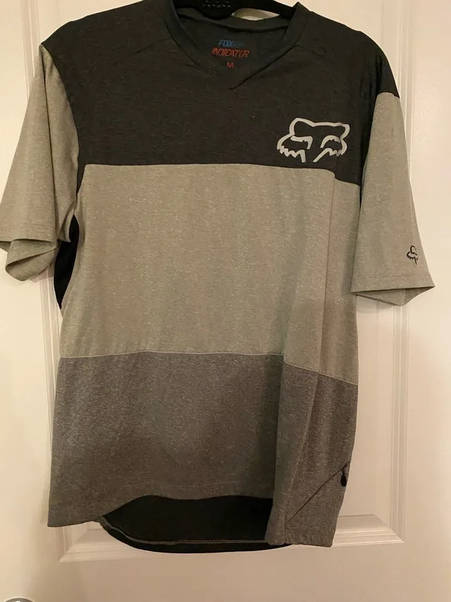 Fox Indicator Shirt - Medium. #Cleanout