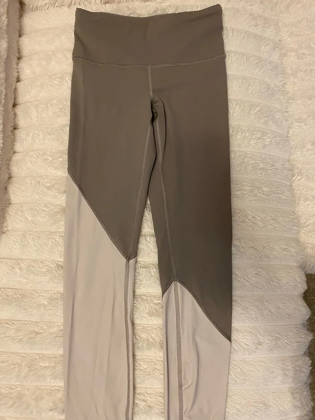 Brand New Lululemon Leggings size 4. #Cleanout image indicator(2)