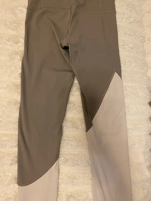 Brand New Lululemon Leggings size 4. #Cleanout image indicator(3)