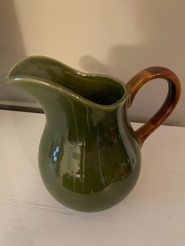 #Cleanout Beautiful Vintage/Farmhouse ceramic vase or planter