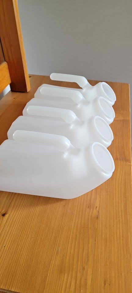 Plastic Urinals (4)