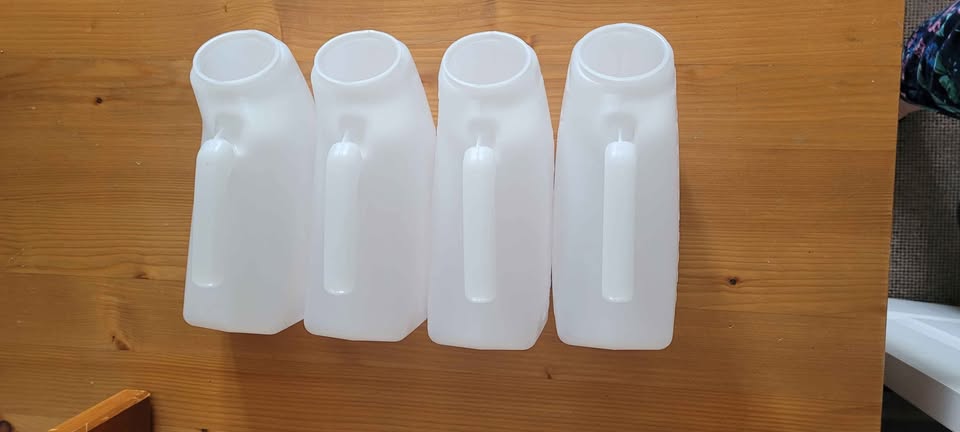 Plastic Urinals (4) - photo 2