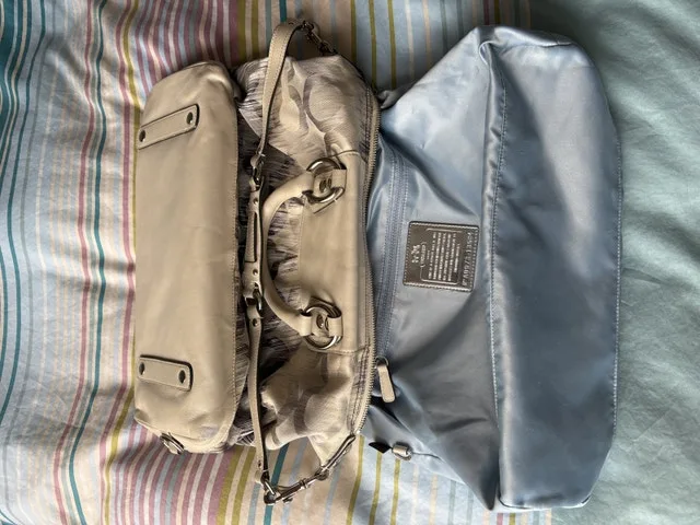 RARE COACH Pearl Silver Blue Multi Op Art Sabrina Satchel image indicator(8)