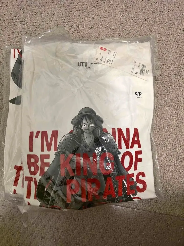 Uniqlo UT graphics Luffy shirt [S]