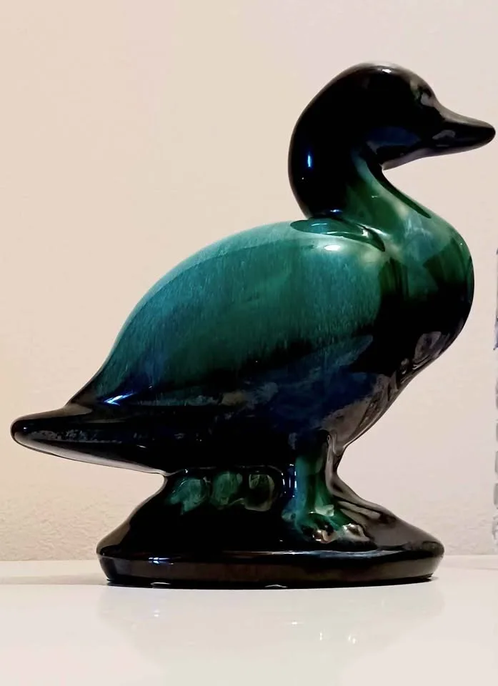 Vtg. Blue Mountain Pottery Duck Figurine image indicator(5)