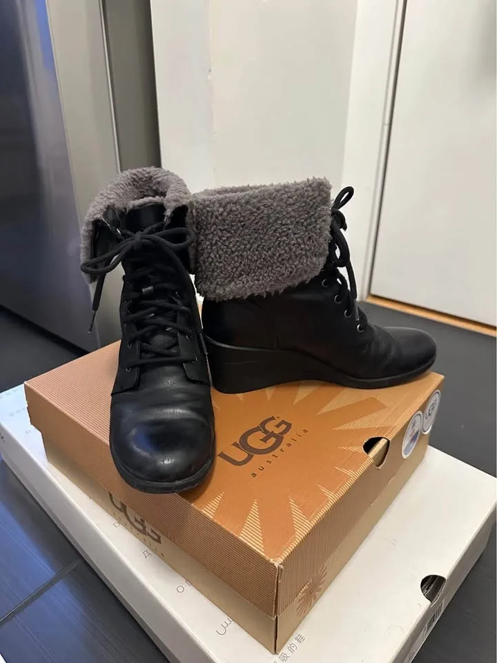 Ugg Black Lace Up Boots image indicator(2)