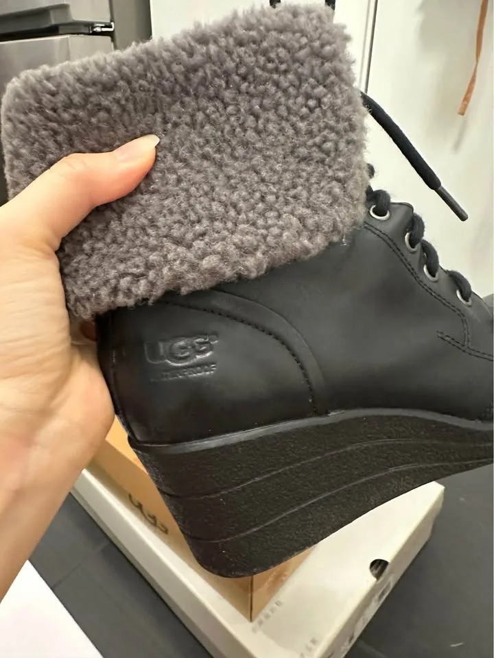 Ugg Black Lace Up Boots image indicator(3)