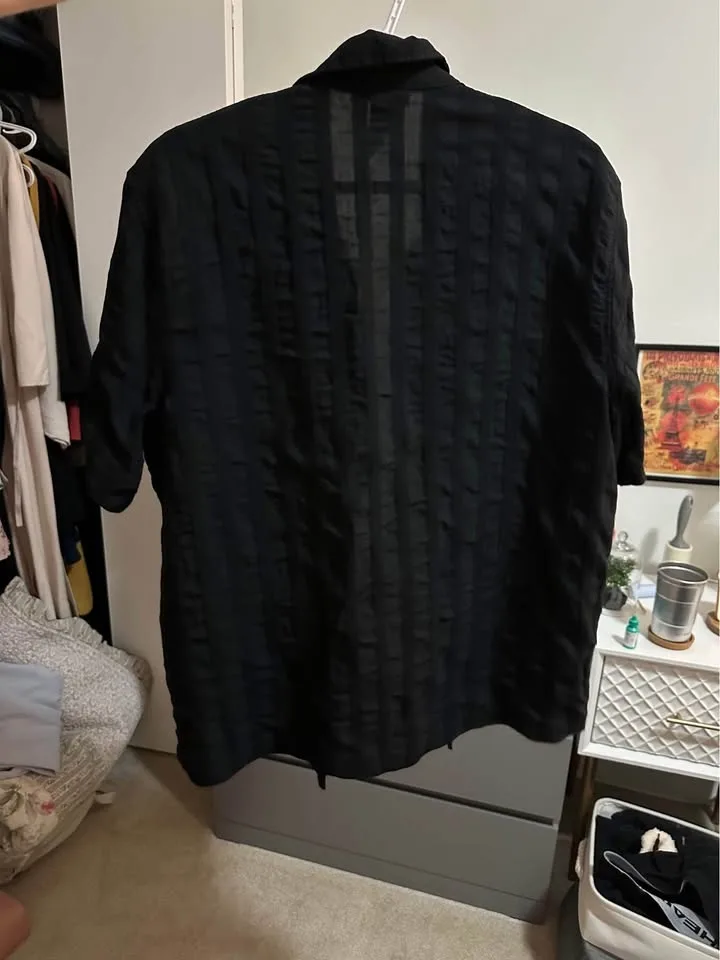 H&M Men’s Black Button Up Shirt image indicator(2)
