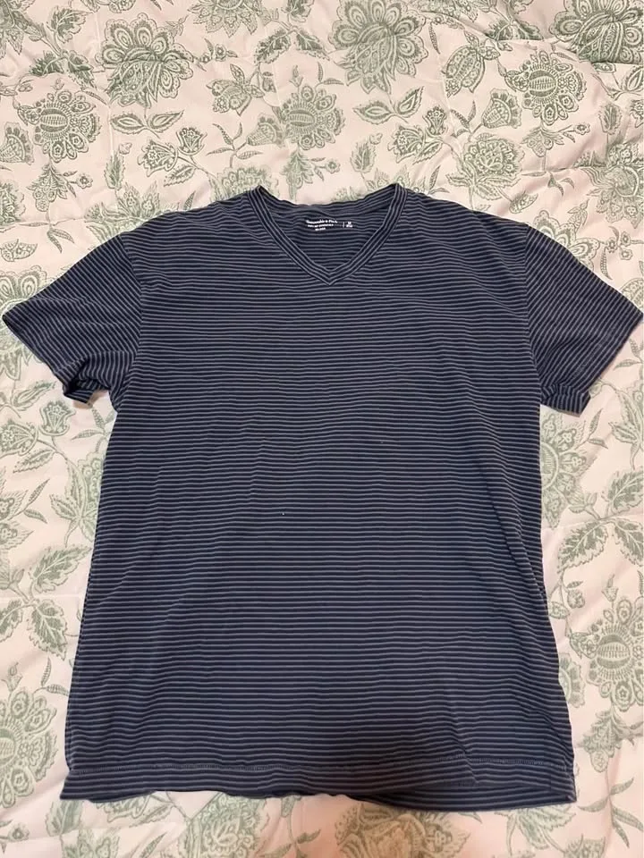 Mens T-Shirts/Polo/Shorts - Abercrombie, H&M, Banana Republic image indicator(6)