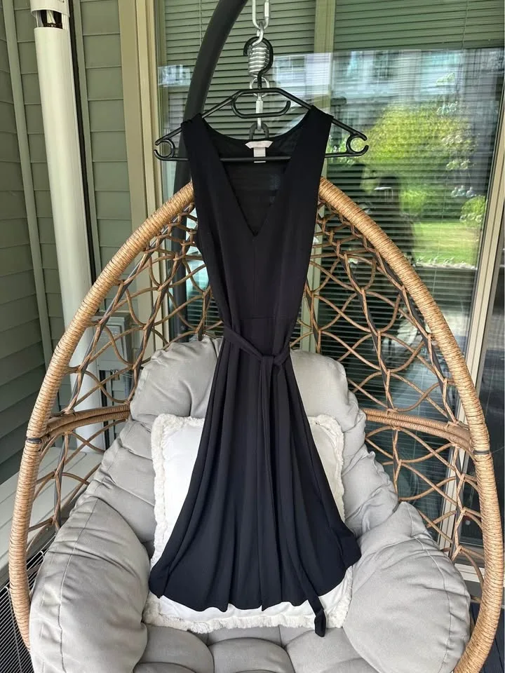 Women’s Dresses Lot image indicator(2)