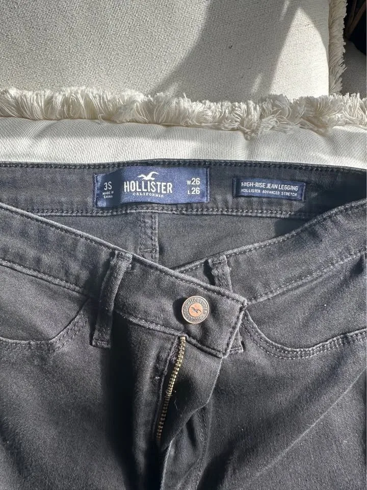 Women’s Banana Republic, Hollister Black Jeans & Shorts image indicator(3)