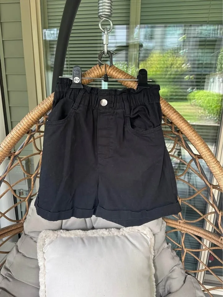 Women’s Banana Republic, Hollister Black Jeans & Shorts image indicator(6)