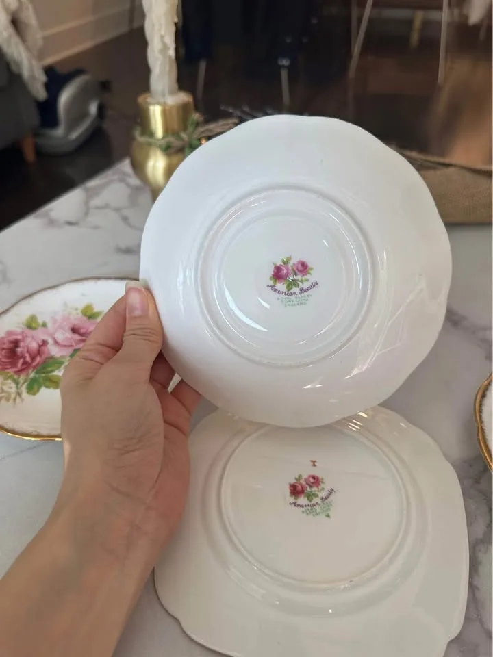 Royal Albert American Beauty China Plates image indicator(2)