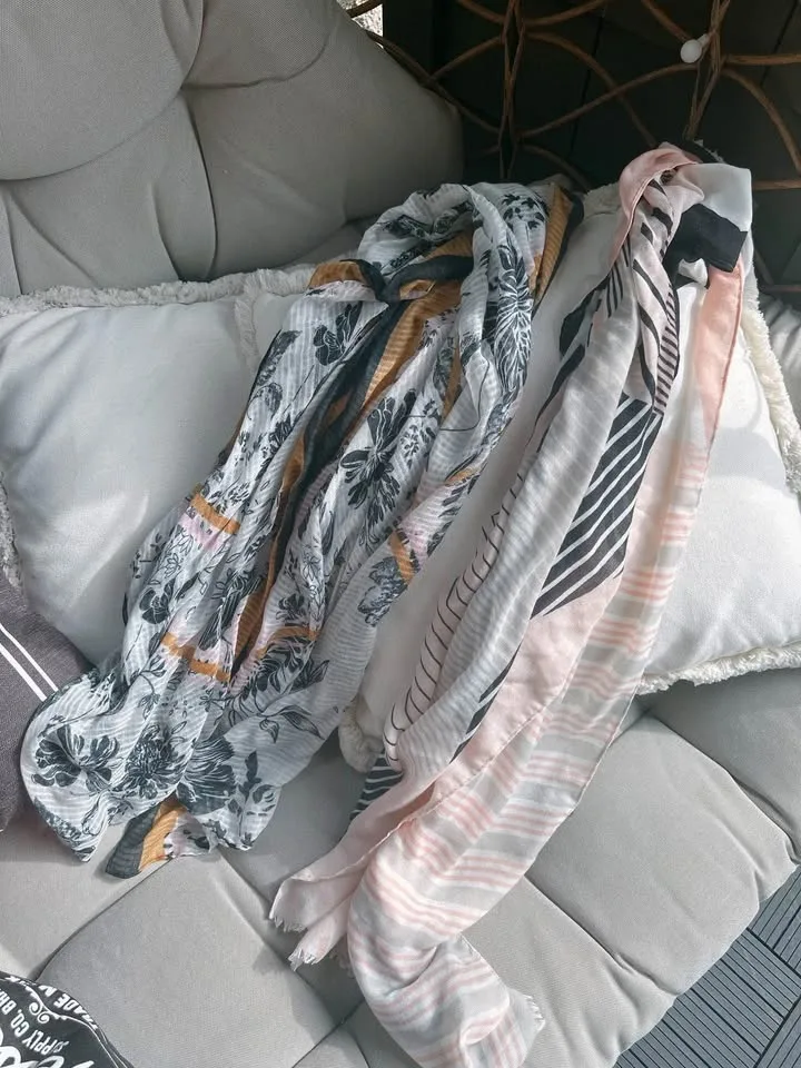 Cute Scarves image indicator(2)