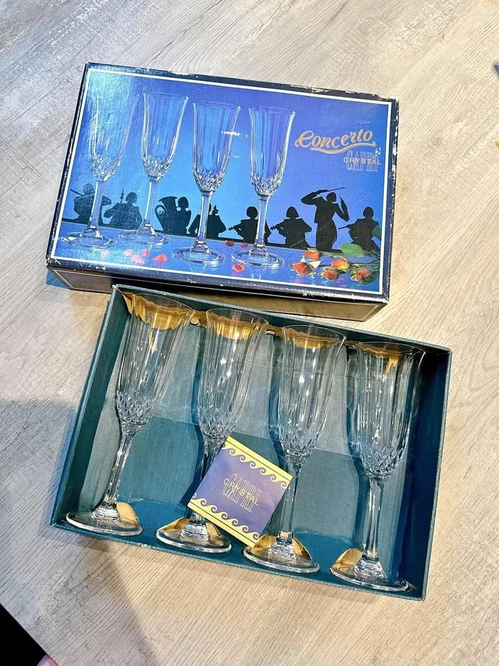 Vintage Crystal Champagne Glasses 🥂