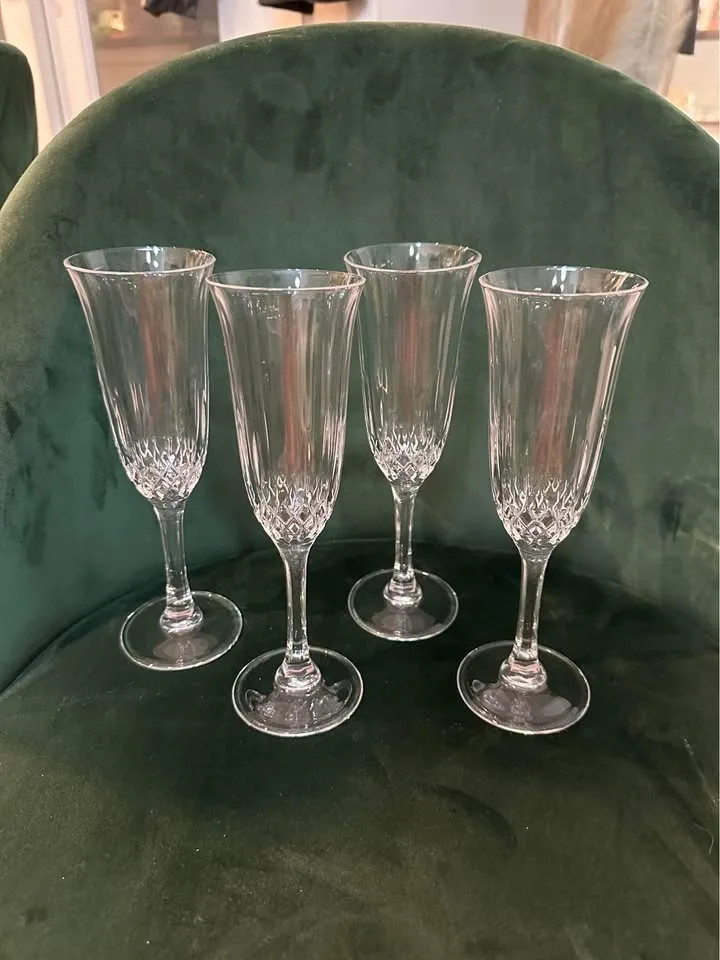 Vintage Crystal Champagne Glasses 🥂 image indicator(2)