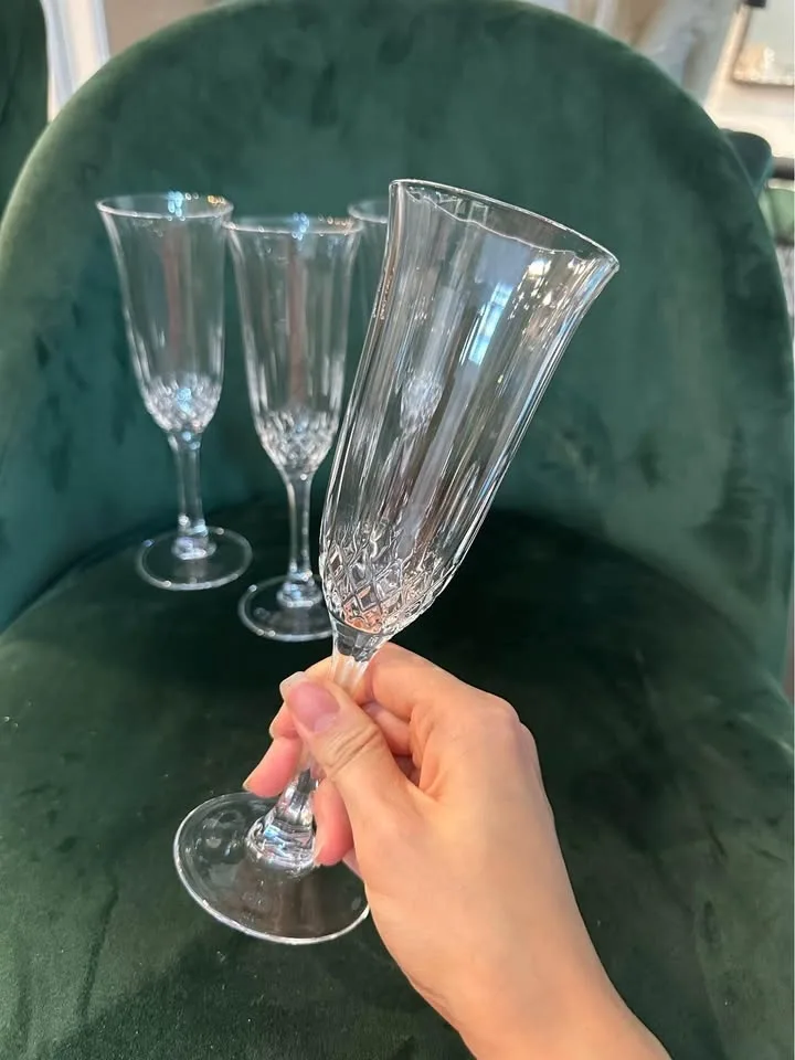 Vintage Crystal Champagne Glasses 🥂 image indicator(5)