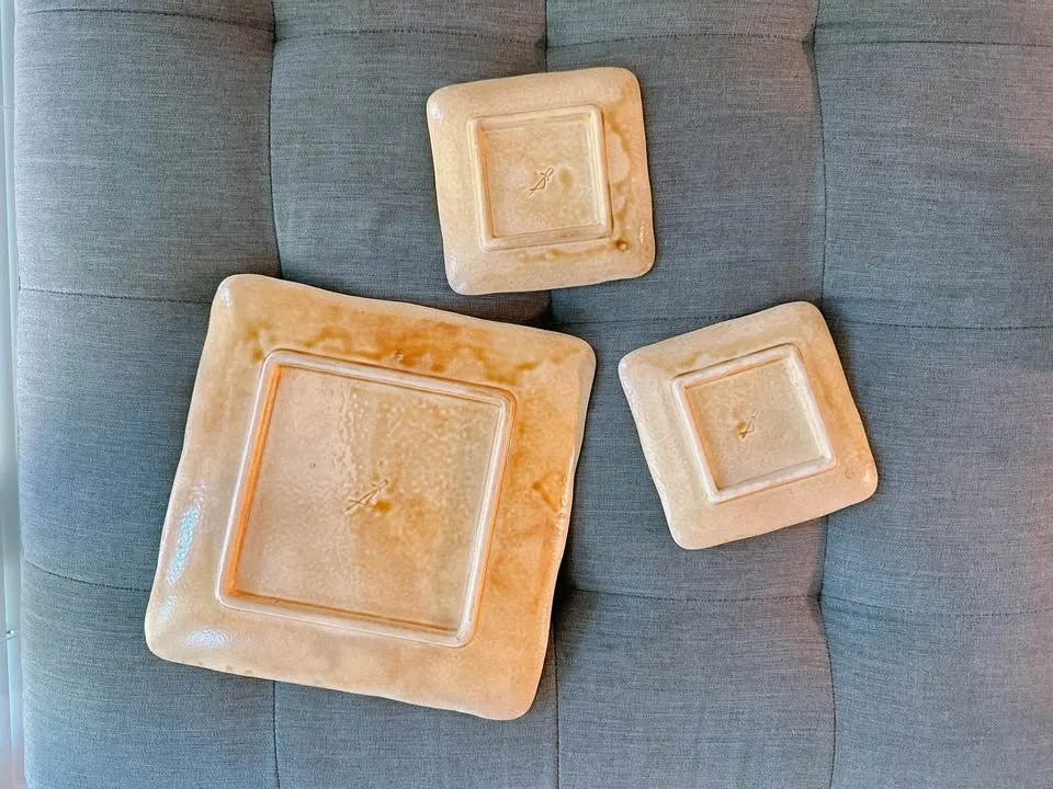 Vintage Japanese Ceramic Plates image indicator(2)