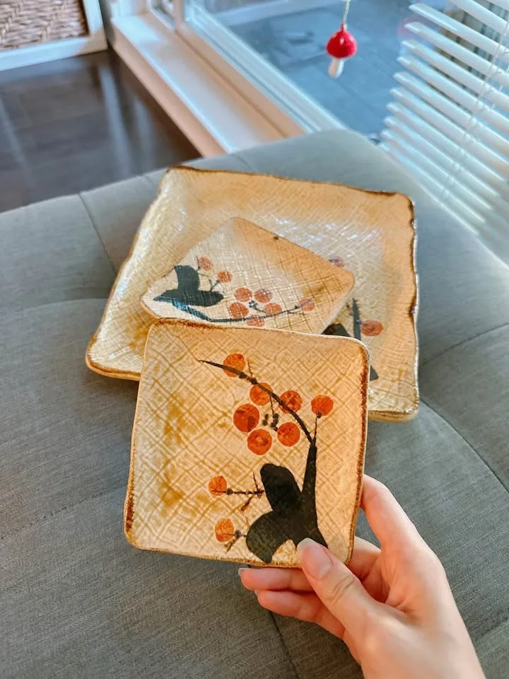 Vintage Japanese Ceramic Plates image indicator(3)