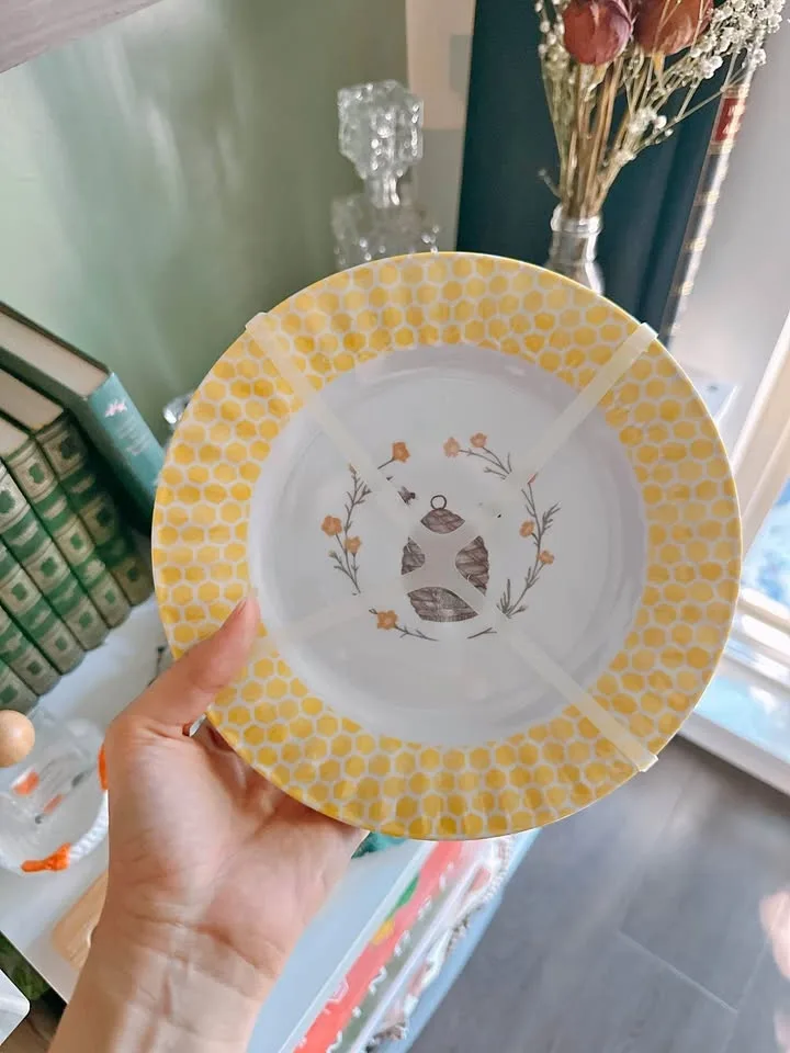 Bumblebee Plates x4 NEW