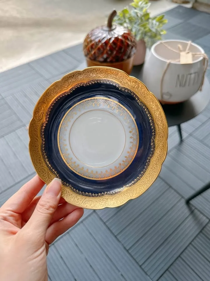 Beautiful vintage trinket dish & jewelry! image indicator(2)