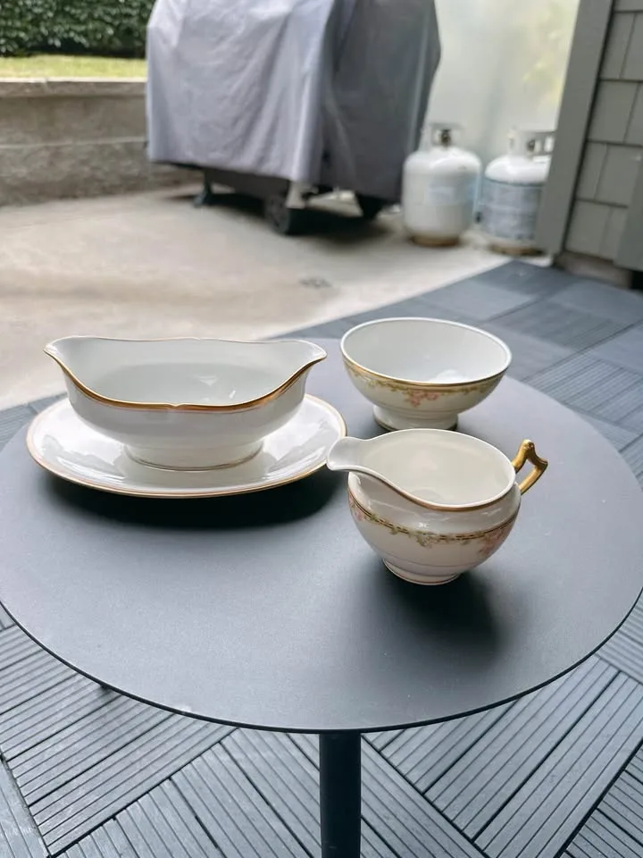 Vintage gold rimmed sugar & creamer set + gravy boat! image indicator(2)