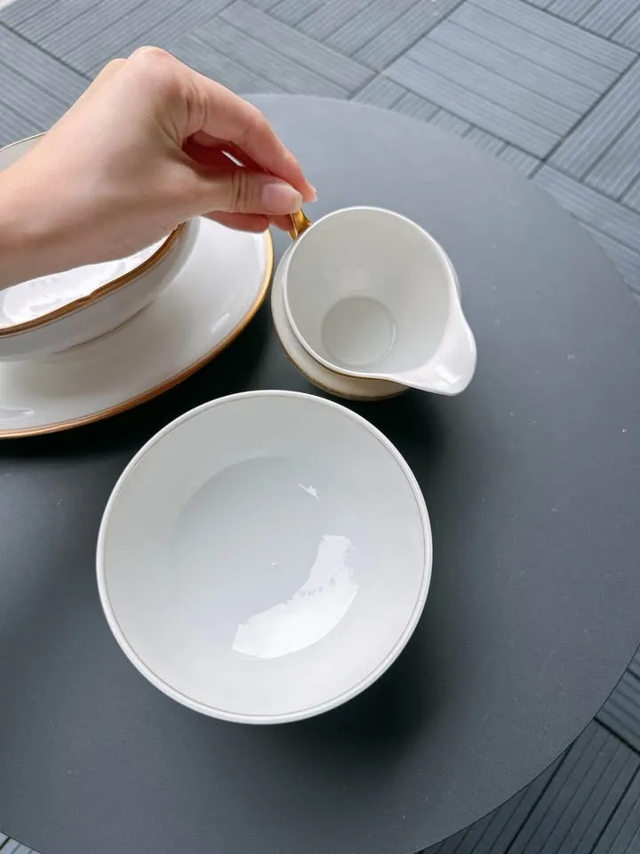 Vintage gold rimmed sugar & creamer set + gravy boat! image indicator(4)