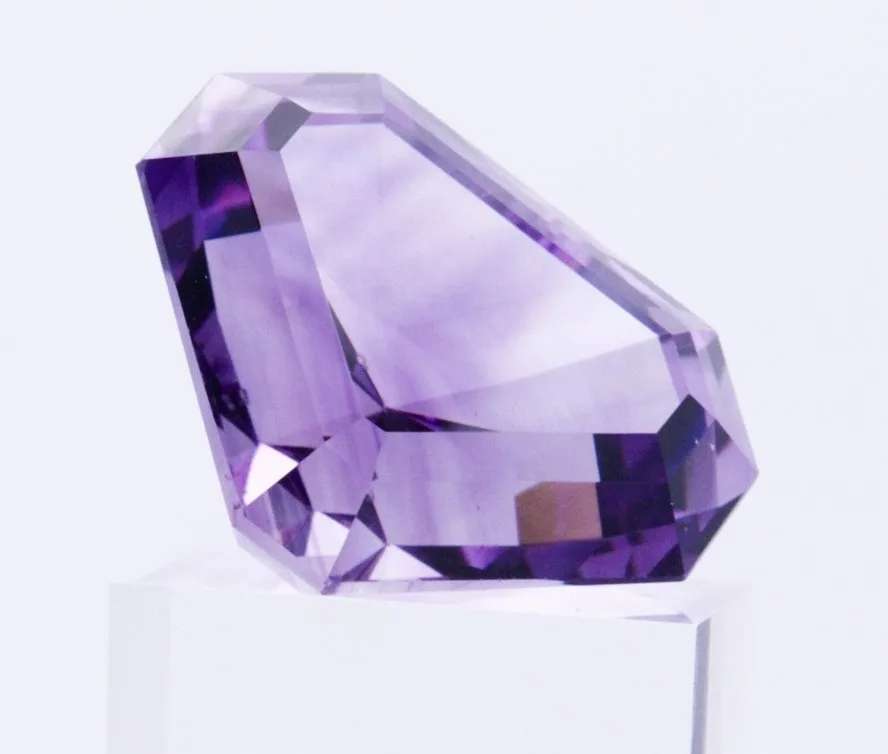 102.32 carat Fancy Cut Purple Amethyst image indicator(3)