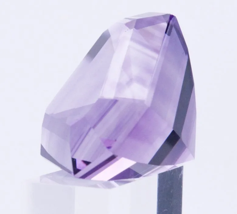 102.32 carat Fancy Cut Purple Amethyst image indicator(5)