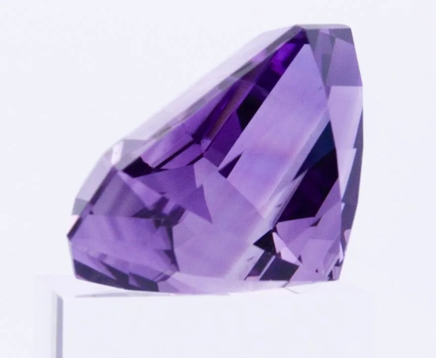 102.32 carat Fancy Cut Purple Amethyst image indicator(6)