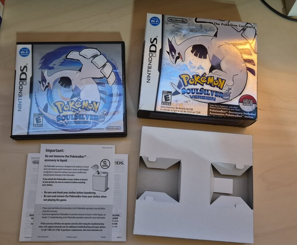 Pokemon Soul Silver with Box and contents NO POKEWALKER - photo 3