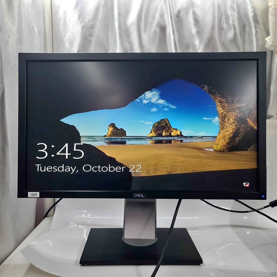 Dell P2411Hb 24” LED Monitor – Excellent Condition