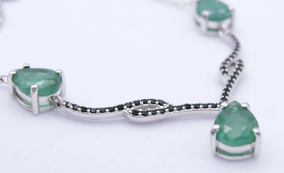 Pear Cut Emerald Necklace with Black Spinel Untreated image indicator(2)