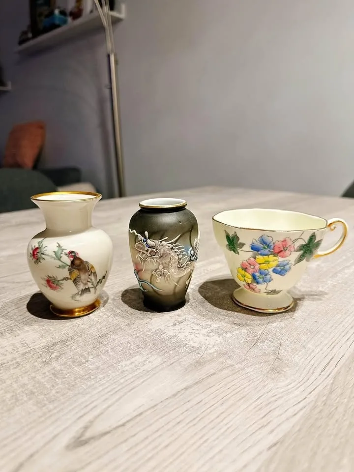 Vintage RARE mini vases & Foley Teacup
